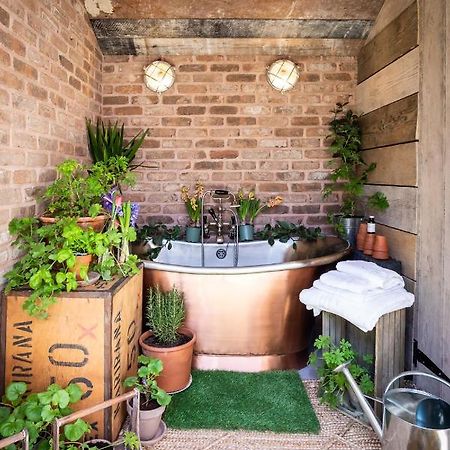 The Walled Garden At Cheshire Boutique Bathhouse Nantwich Exterior foto